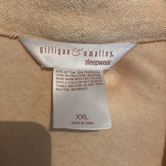 Bath robe. Knee length. Peach in color. Size XXL. - Picture 2 of 4